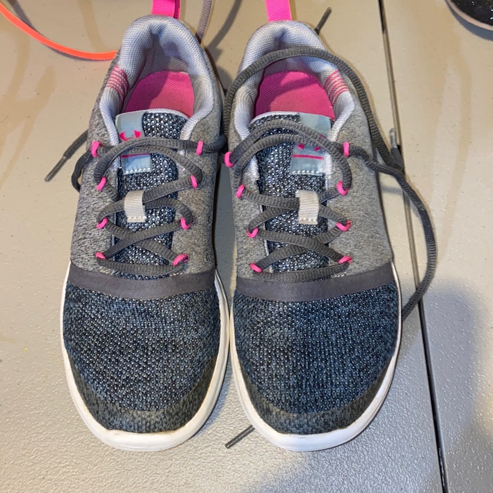Girls size 3.5 under Armour athletic shoes